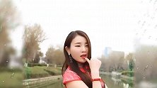 甜美女歌手一首民谣《舞女泪》，歌声优美动人，太好听了！
