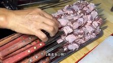安徽00后小哥在福建摆摊烤油边，每天现串现烤，高峰日卖10000块！