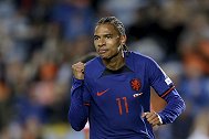 欧预赛-斯滕斯戴帽加克波替补建功 荷兰6-0直布罗陀