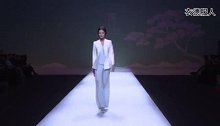 白色主题色系，最仙的时尚T台秀，一场惊艳时装秀
