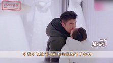 何雯娜晒美照！黑超遮面酷劲十足肤色抢镜，女儿小手肉嘟嘟超可爱