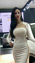 这个车模不怕冷。