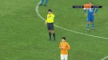 第89分钟武汉卓尔球员胡靖航(U23)黄牌