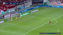 门将直接跪了！K联赛惊现半场超远吊射破门