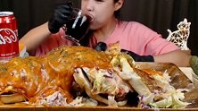 韩国妹妹吃几斤甜点芝士炸弹五脏六腑葱汉堡，超满足！