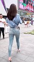 两个美女姐姐，天冷了不知道多穿衣服吗