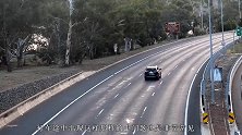 高速应急车道换胎，还被扣12分？交警：这些常识不懂