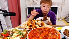韩国大姐吃糖醋里脊，就着炸酱面大口吃，能吃还不胖