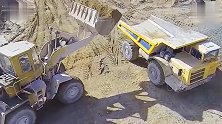 世界最大的前端装载机,铲斗能站下50个人,堪称工程巨无霸