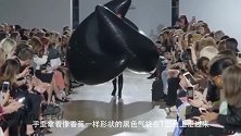国外设计师的杰作！气球做衣服，泄气瞬间太尴尬了！
