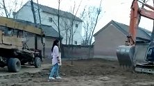 大衣哥家要建新宅了，有钱真好