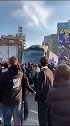 皇马大巴抵达球场时阿森纳球迷高呼“梅西，梅西”