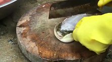 为了美食豁出去了，业余处理的河豚鱼，吃下去还能站起来吗