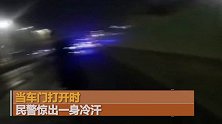 惊呆！男子拄着双拐醉酒驾车 交警一查他还是无证驾驶