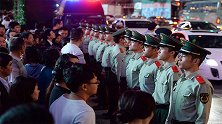 我国最牛步行街，武警24小时执勤，外国人直呼第一次见到这种场