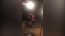 巴基斯坦一名火车司机临时停车买酸奶 被停职