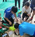 浙江平湖：男子打球心脏骤停，幸遇现场9名医生出手相救
