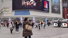 四川成都春熙路，不仅是购物天堂，更是美女如云