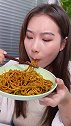 深夜放毒 面条筋道爽滑！配上酸豆角好吃到停不下嘴！吃货 hi吃美食 美食 热干面