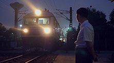 这家人和铁路“杠”上了，只为了心中的那团火！