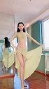 长发美女小蛮腰妖娆舞姿真苗条