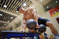 吕小军自评最满意的三块肌肉；胸大肌、后背肩胛肌、腰肌