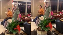 张纪中劲歌热舞！意外曝光自家豪宅