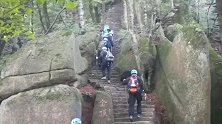 上海大学副教授景区失联十余天 救援队：可能坠崖 已停止搜救