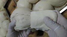 行行出状元，看到老师傅把馒头做成这样，我心里踏实多了