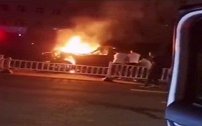两车相撞起火 爆炸前一刻退伍老兵抢救出2人