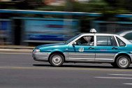 为什么出租车司机总比自动挡私家车快？内行人：“秘诀”在这里！