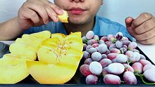 吃冰冻黄桃，无籽红提与苹果，听沙沙沙的声音！
