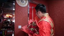 东北一小伙结婚，接新娘的时候配了首《告白气球》，太好听了