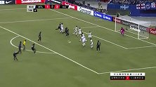 下半场补时第9分钟蒙特利尔冲击球员法尼射门 - 打偏