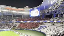 实拍蓉城绝平后远征球迷高声歌唱 主场球迷鸦雀无声