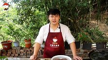 大厨教你一道其貌不扬的酸辣粉丝汤，只要尝一口就会爱上他