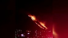 现场视频！重庆涪陵突发山火，火光笼罩夜空