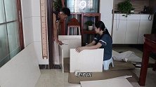 小两口一天到晚吵吵闹闹，干起活才不累