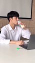 我们老板从来不喝碳酸饮料 就爱喝牛奶…怪不得皮肤那么好