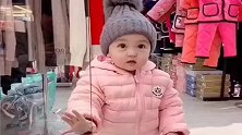 小姑娘教你如何招揽生意，差点把自己推销出去啊