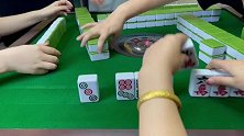 四川麻将：三家缺万，小姐姐的主场来了！绝张到手成功拿下三家！