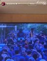 费兰-托雷斯在医院看电视里的夺冠游行