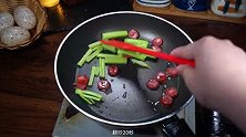 广式腊肠的家常做法，百吃不腻的广式腊肠炒芹菜，超级开胃