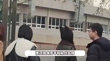 白鹿现身央视大楼参加春晚彩排，戴小狗帽子超可爱，素颜白得发光