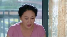 外国小孙子要吃大土豆，奶奶照做了，儿子却说：你怎么虐待小孩啊！