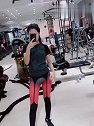 美女健身房内的自拍，迷人的身姿