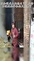不知道我大姐怎么了，二话不说就把手机扔火炉里了