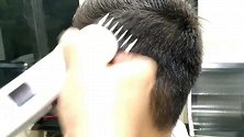 发廊男士帅气发型修剪教程，供发型师学习参考