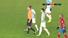 天海背水一战诸事不顺 方镜淇违例犯规河南获得禁区内任意球