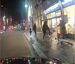 英国：男子超市外狠踢一名无家可归者的脸，被判16周监禁